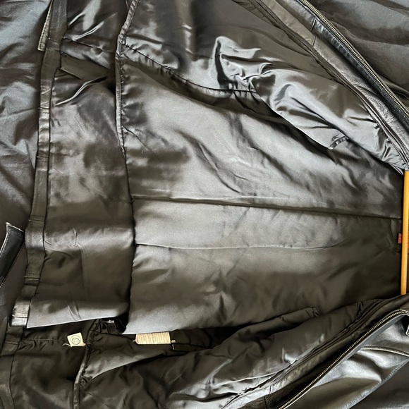 Real Leather jacket with strap belt - Picture 6 of 11